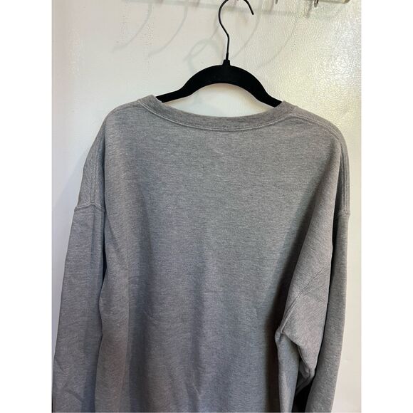 Baby It’s Cold Outside Grey Crewneck Sweatshirt Size Large - Picture 8 of 8